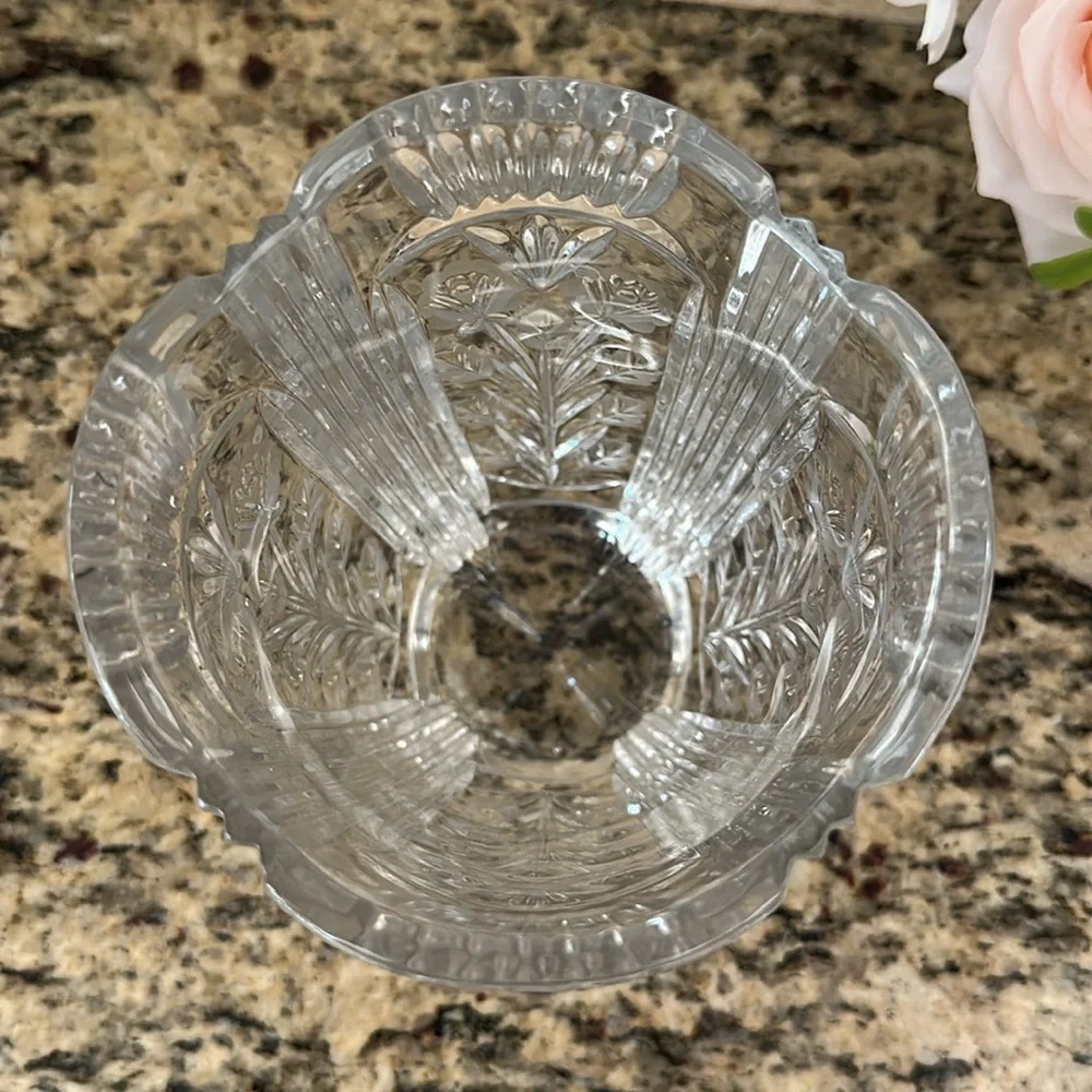 Elegant Crystal Floral Etched Vase